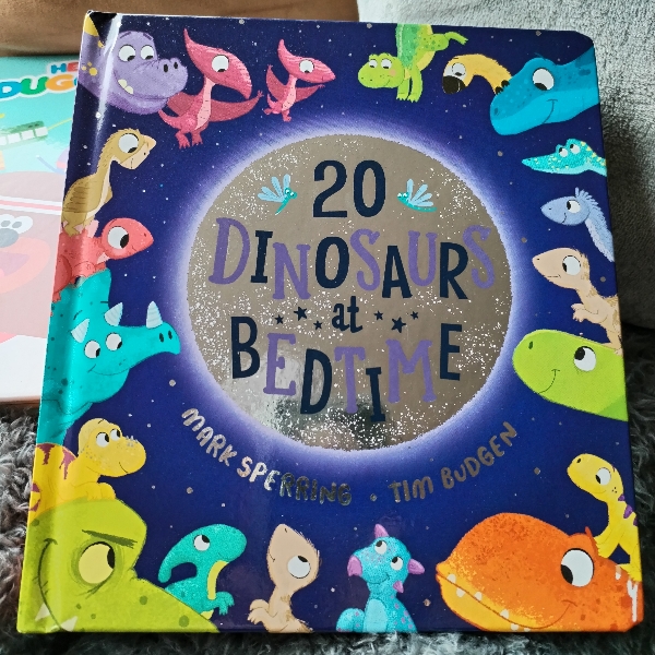 20 Dinosaurs At Bedtime Board Book