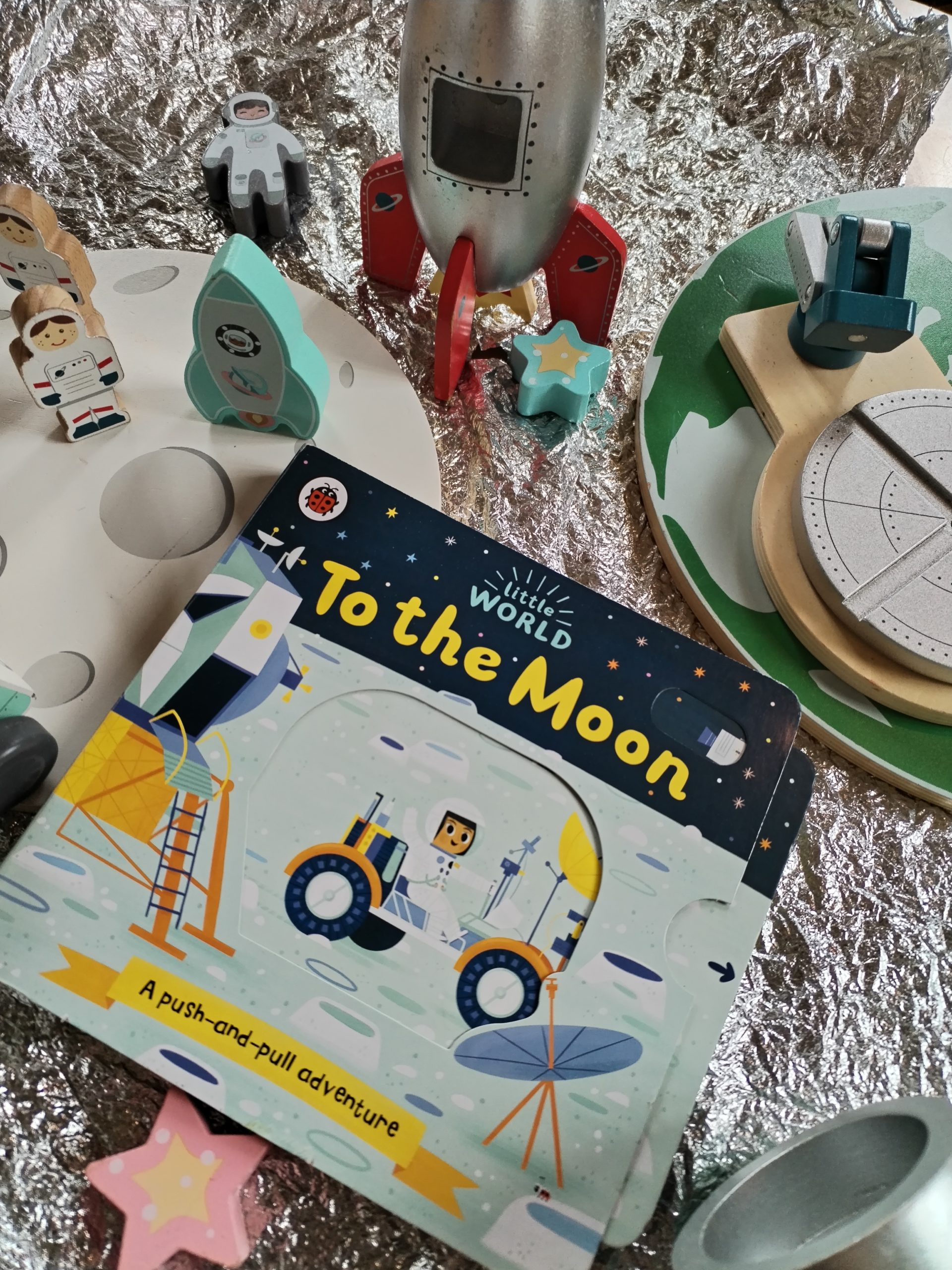 Little World: To the Moon : A push-and-pull adventure - Image 2